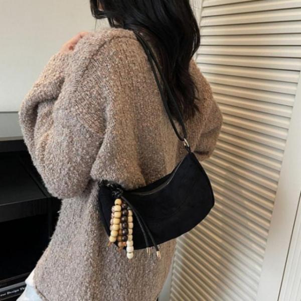 라운드 쉐입 스웨이드 여성 데일리 숄더백 반달 가방