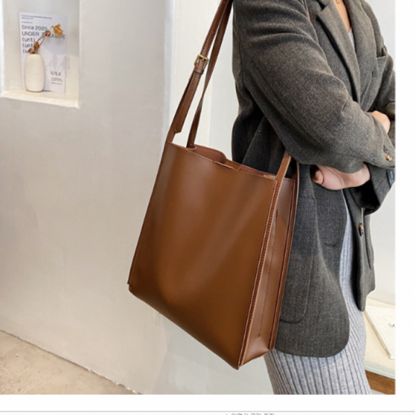 스퀘어 모던 여성 숄더백 대학생 직장인 출근 가방