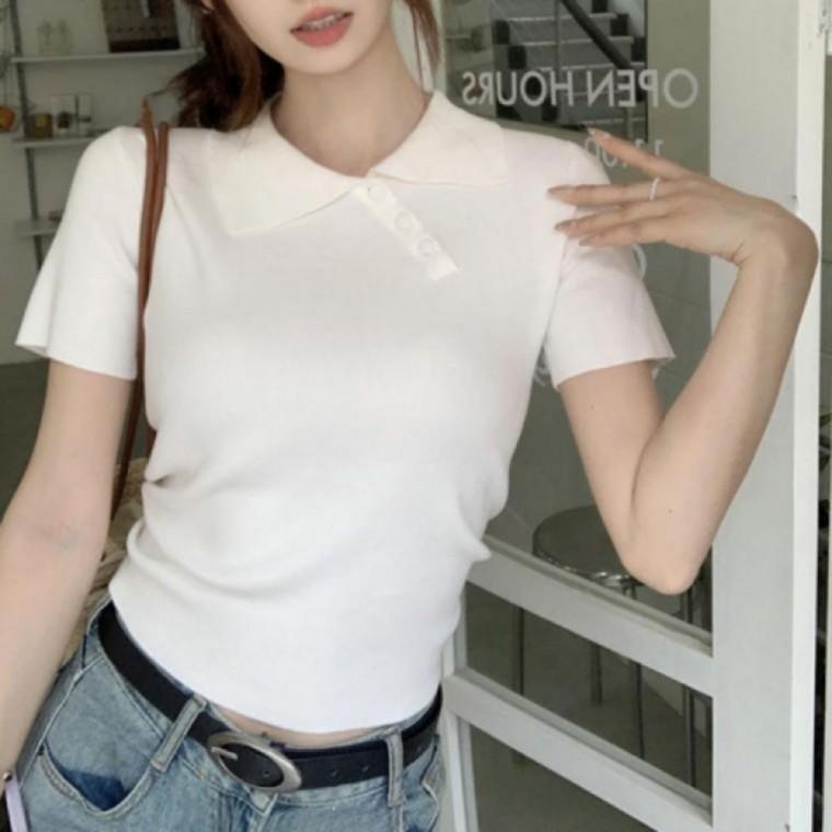 여성 여름 콩단추 사선 카라 반팔 티셔츠 패션티 데일리룩 시원한 면 소재 캐주얼 스타일