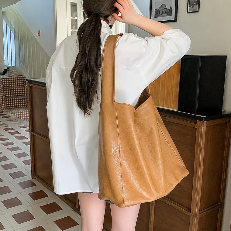 여성 여행 외출룩 레더 빅사이즈 캐주얼 숄더백