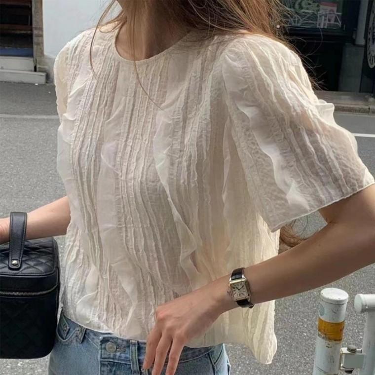[위드기프트] 크링클 프릴 여리핏 반팔 블라우스