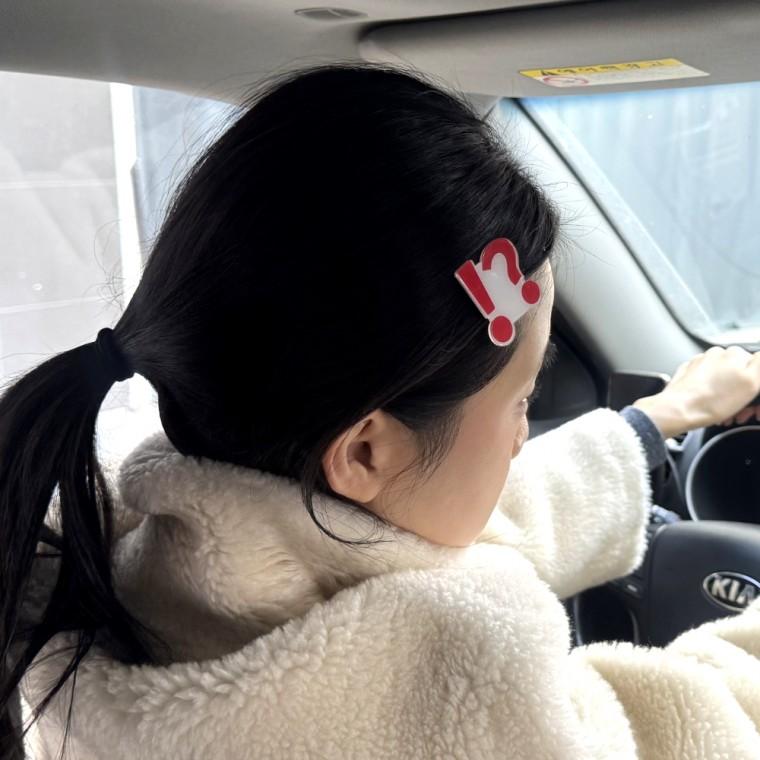 이모지 이모티콘 머리핀 놀람