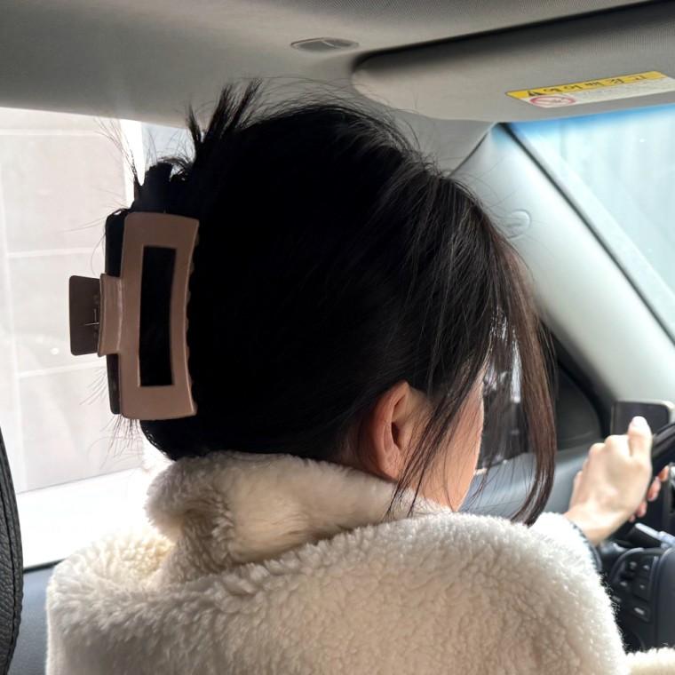 말랑 실리콘 집게핀 브라운