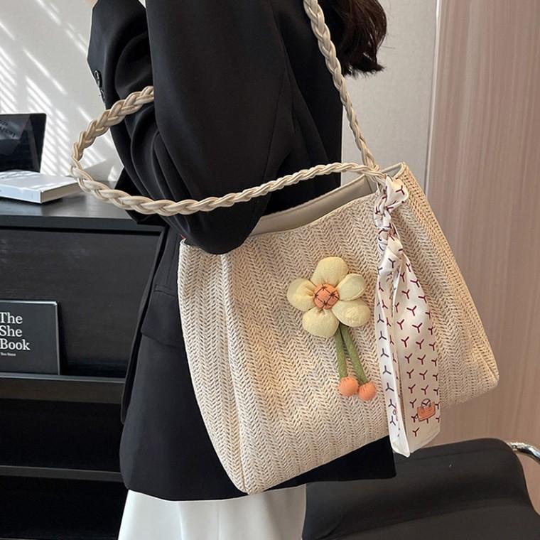 폭신한꽃 스카프장식 꼬임스트랩 왕골 여성 숄더백