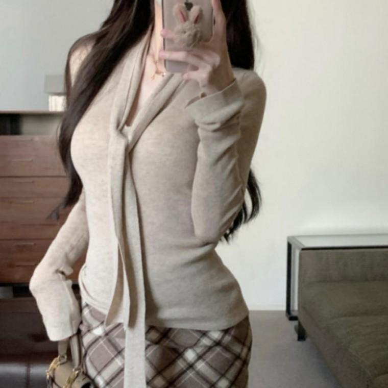 여성 슬림핏 여리핏 긴팔 스카프 타이 브이넥 니트