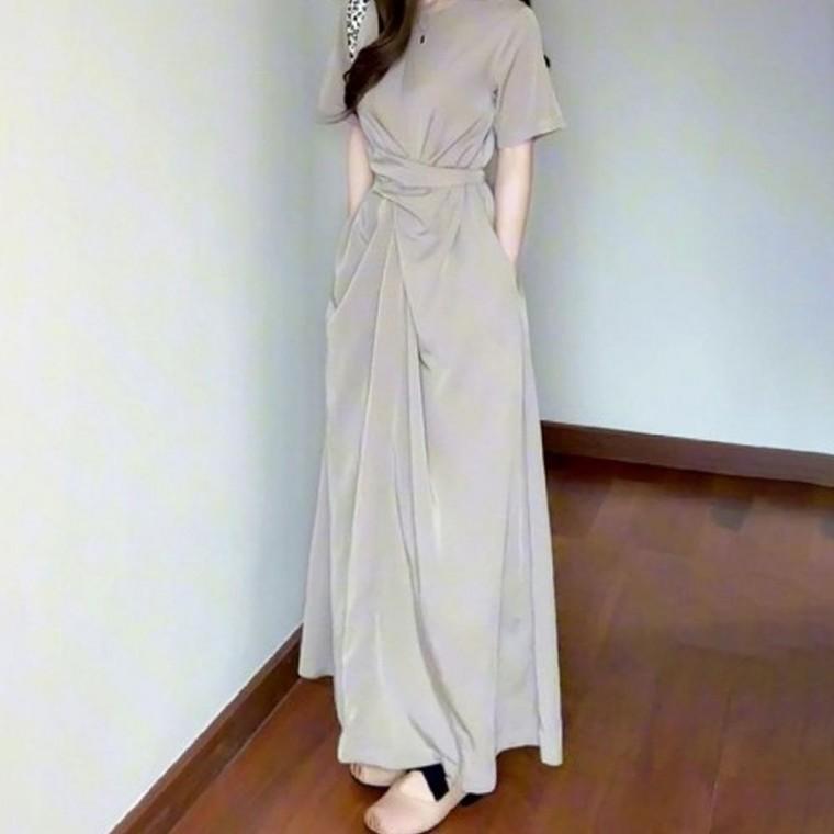 깔끔한 라운드넥 산뜻한 반팔 스트랩 롱 원피스 일상룩