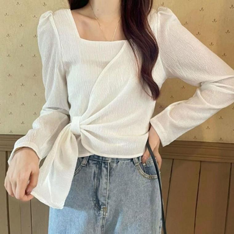 우먼즈 스퀘어넥 포근한 내추럴 플 스트랩 블라우스 1P 세련미 출근