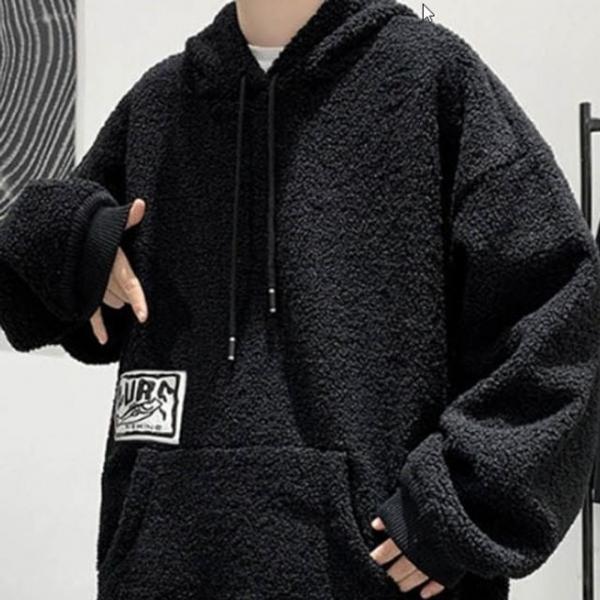 WL 포켓 디자인 겨울 후드티 편안한 착용감과 멋스러운 스타일을 동시에 갖춘 앞포켓 후드티