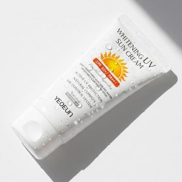 끈적임없이 피부톤을 밝고 환하게 해주는 선크림 70ml