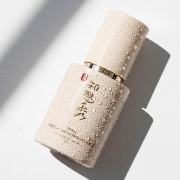 촉촉함에 환한 빛을 더하는 첫단계 여자에센스 40ml