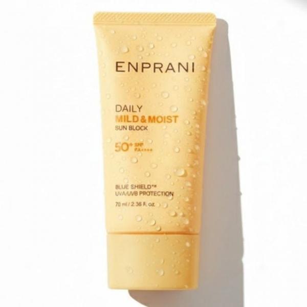 끈적임 없이 산뜻하고 촉촉한 로션 제형 선블록 70ml