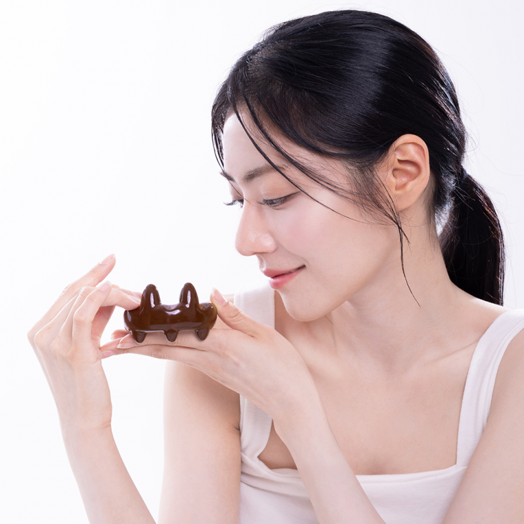 [루제씨스터즈]루제 스톤 세라믹 초코도넛 괄사 두피 관리 및 전신 롤링 지압 핸디형 안마기 국산 도자기