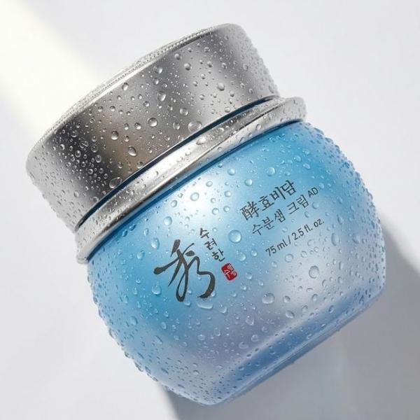 자연스럽게 쏟아나는 수분광 피부 기초크림 150ml