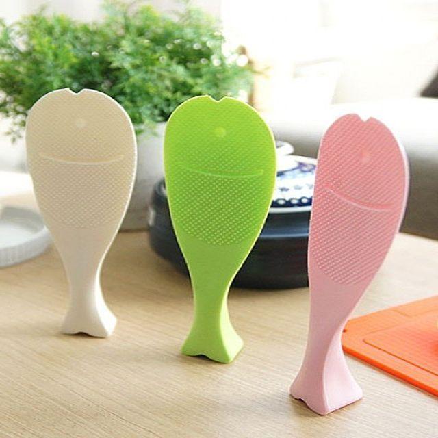 밥풀이 잘 달라붙지 않는 피쉬 밥주걱