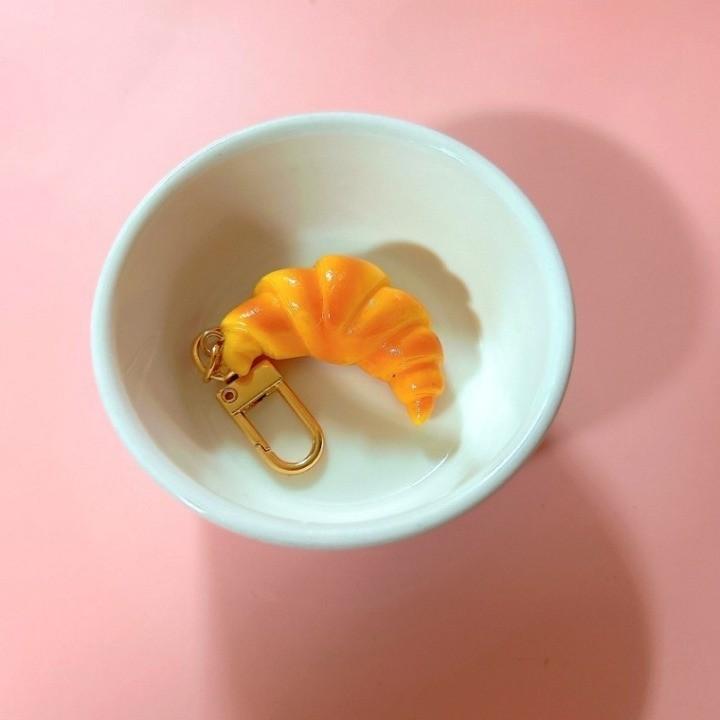 크로와상 열쇠고리 빵키링 가방장식 단체 기념 소품 미니어쳐 키링