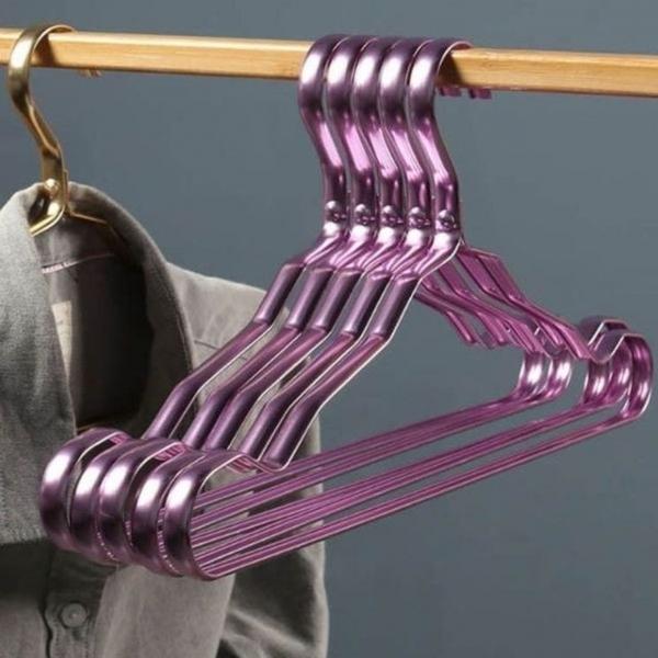 옷걸이 분위기 세련된 깔끔한 재킷 옷걸이 셔츠 디자인 옷장 연출 고급스러운 정리 스타일리쉬 코트