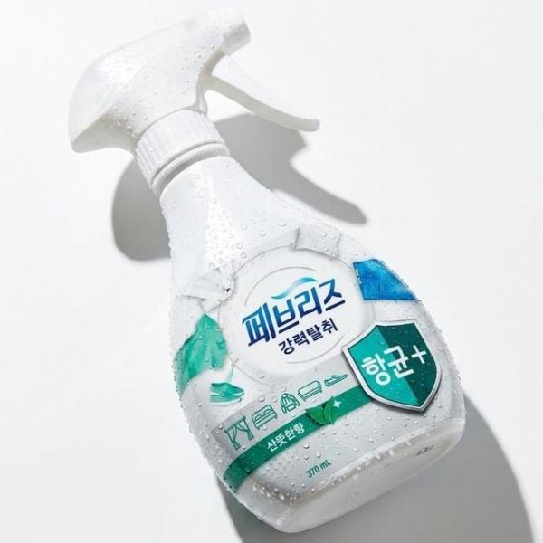 허브향이 은은하게 퍼지는 산뜻한향 섬유탈취제 370ml