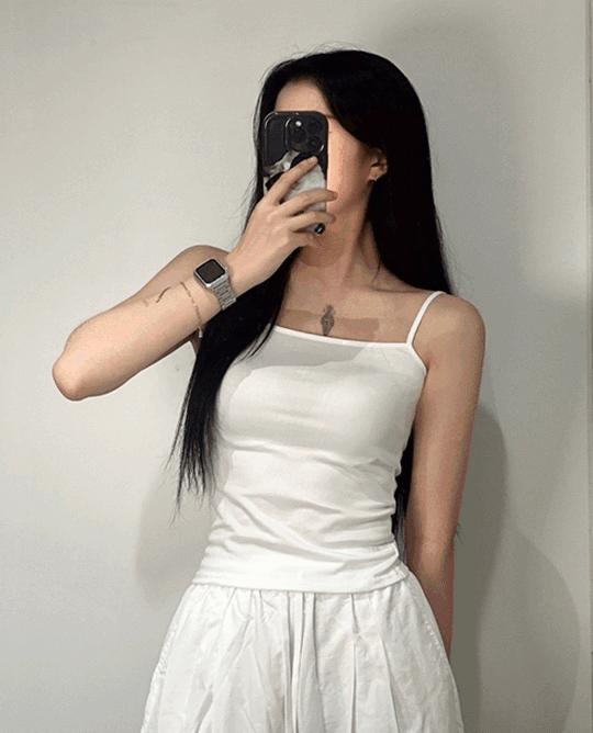 가성비 쫀쫀 여성 기본 무지 이너 끈 나시 티 [2color 여름 롱 슬리브리스 레이어드 민소매 블랙 화이트]