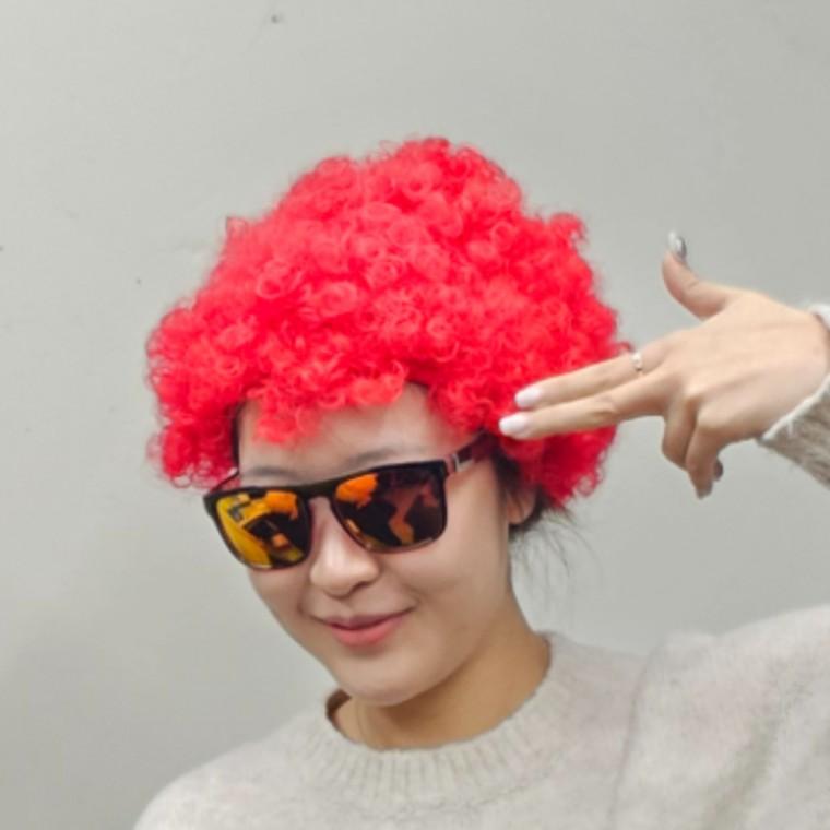 인생사진 네컷 폭탄 뽀글머리 가발 레드