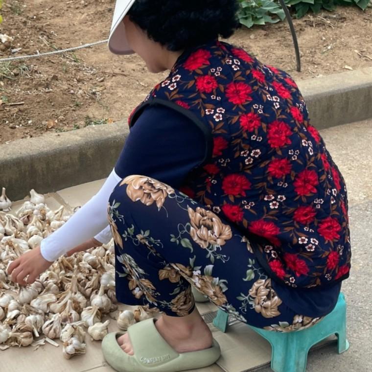꽃무늬 할머니 누빔 조끼