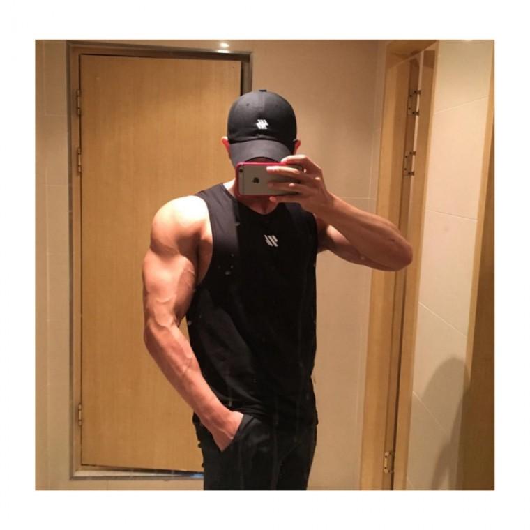 티셔츠 민소매 헬스 피트니스 데일리 남성의류