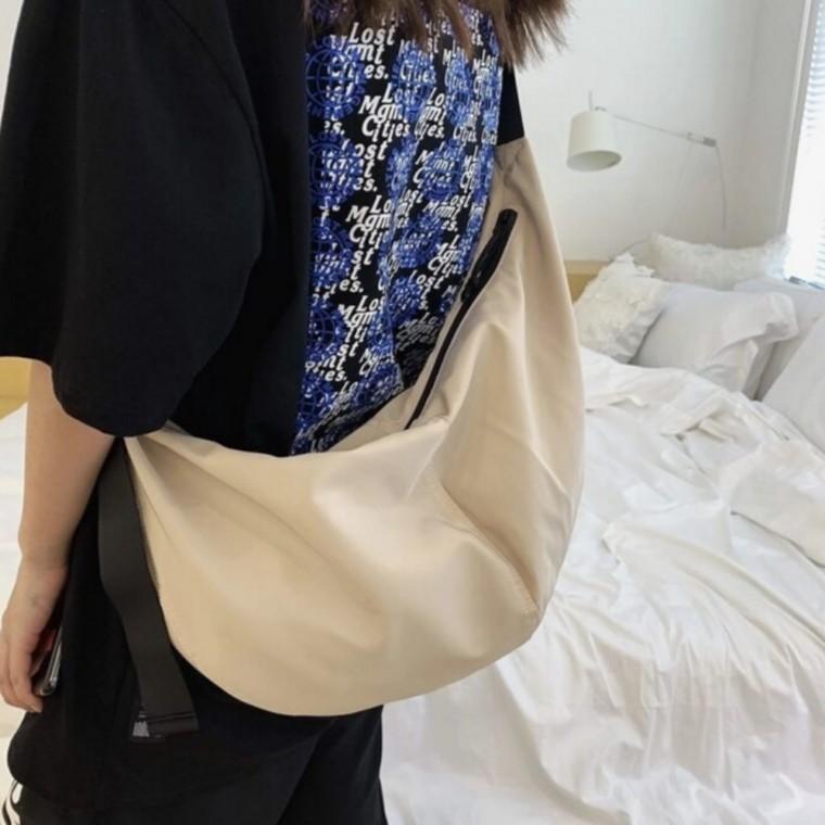 데일리 크로스백 하프문 캠퍼스백 가방 데일리백