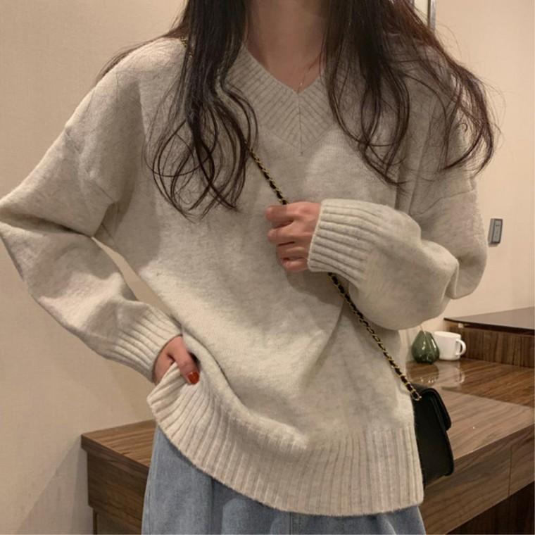 브이넥 티셔츠 일상룩 코디하기편한 20대여자긴팔 골지 스타일리시한