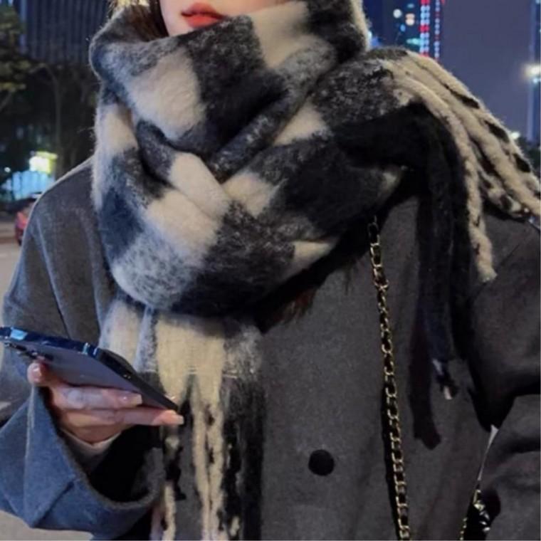 멋스러운 직장인여성 롱머플러 간편한스타일 심플한목도리 체크무늬목도리