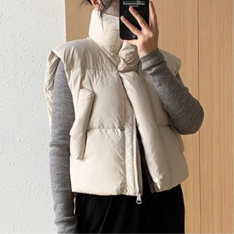 패딩조끼 겨울 데일리룩 환절기 세미크롭 경량패딩점퍼 30대코디 두툼한