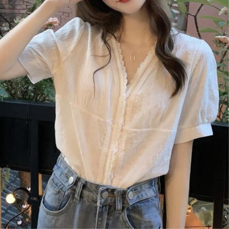 출근룩 브이넥 유니크패션 일상룩 청바지와어울리는 30대여성 반팔블라우스