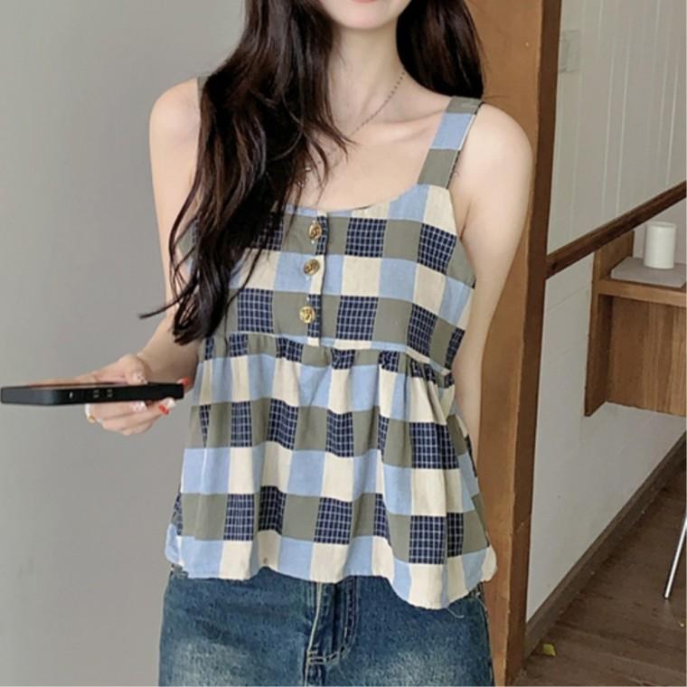 여름 민소매티 플레어나시 일상룩 청바지코디 계곡물놀이 심플룩코디