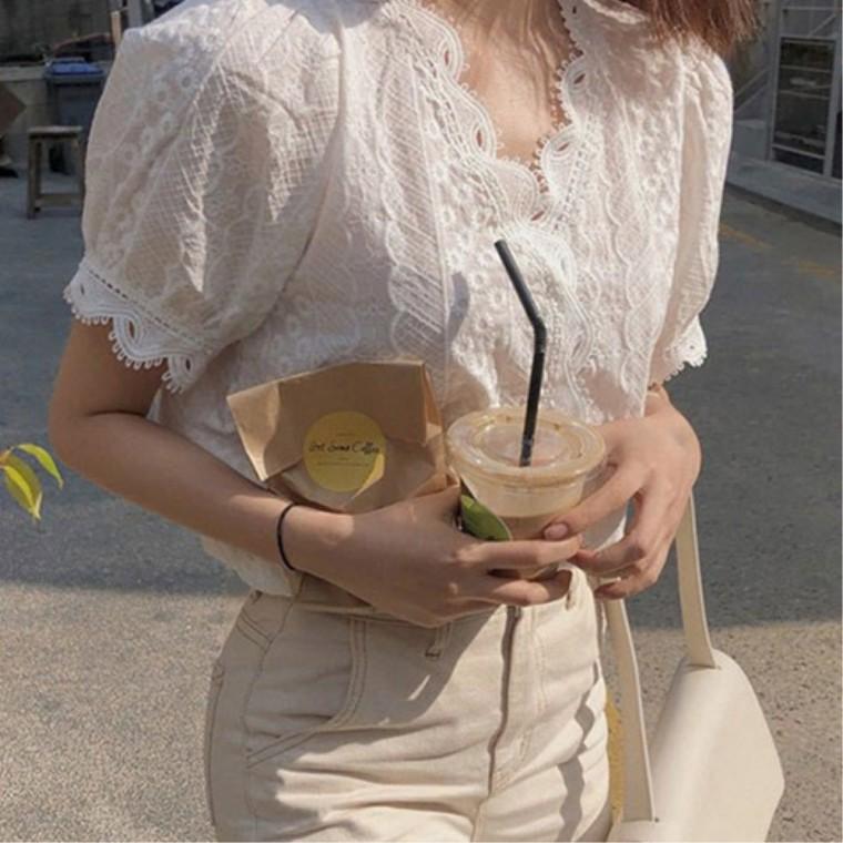 퍼프 30대 레이스 데이트룩 데이트룩코디 데이트룩블라우스 반팔 블라우스