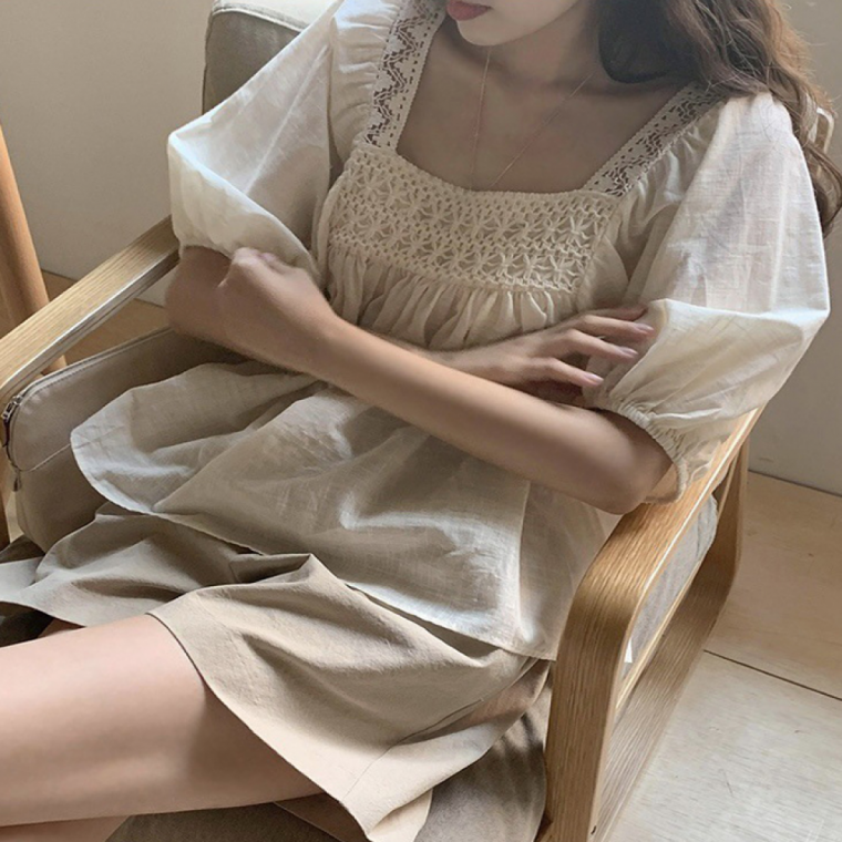 스퀘어넥블라우스 스퀘어넥펀칭블라우스