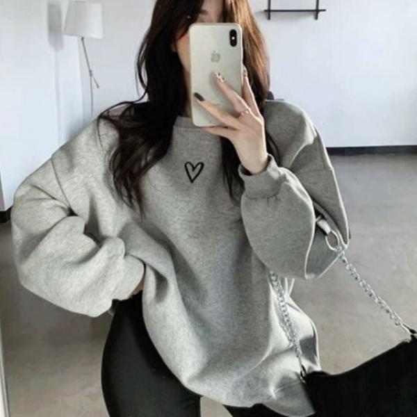 하트 자수 기모 오버핏 맨투맨