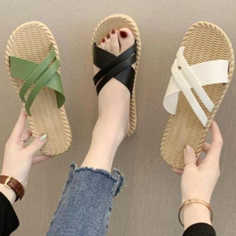라탄슬리퍼 여자여름샌달 바캉스신발 여름슬리퍼 아쿠아슈즈 샌달 여름 쪼리슬리퍼 푹신쪼리