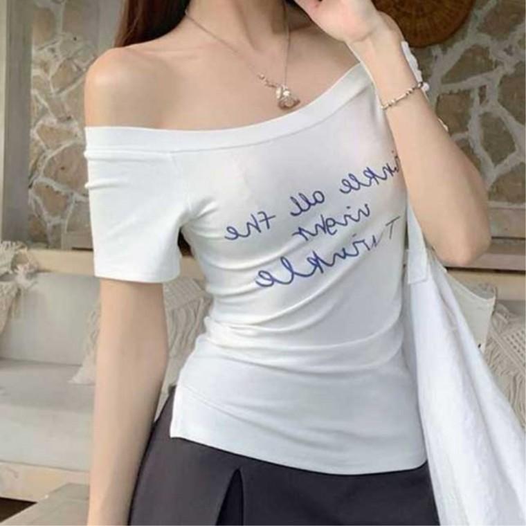 레터링 티셔츠 오프숄더 일상룩 여성모던룩 여름 립 여성반팔티 여성캐주얼티셔츠 반팔 30대여성 여름반팔