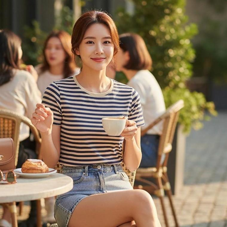 여성 여름 여성여름패션 패션 줄무늬 단가라 스트라이프 슬림 스타일 반팔 티셔츠