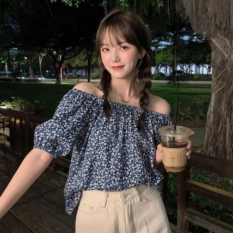여름 비치룩 잔꽃무늬 데이트룩 블라우스 오프숄더 여성스런