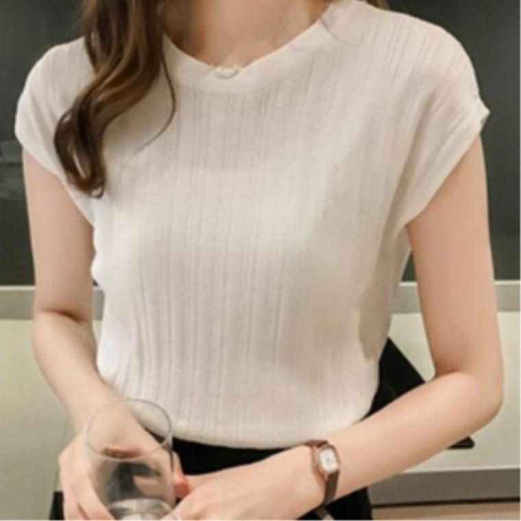시원한 30대여성 나시티 데일리룩아이템 심플룩코디 계곡물놀이 캡소매 일상룩 해수욕장 니트 단정한스타일