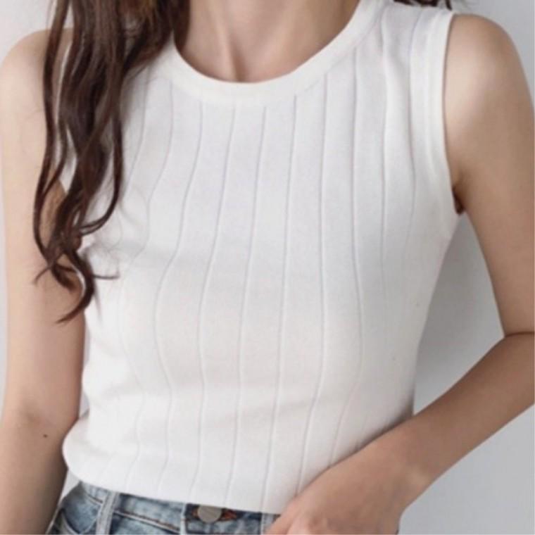 심플핏 슬리브리스 데일리룩아이템 민소매 단정한스타일 일상코디룩 나시티 계곡물놀이 젊줌마 심플룩코디