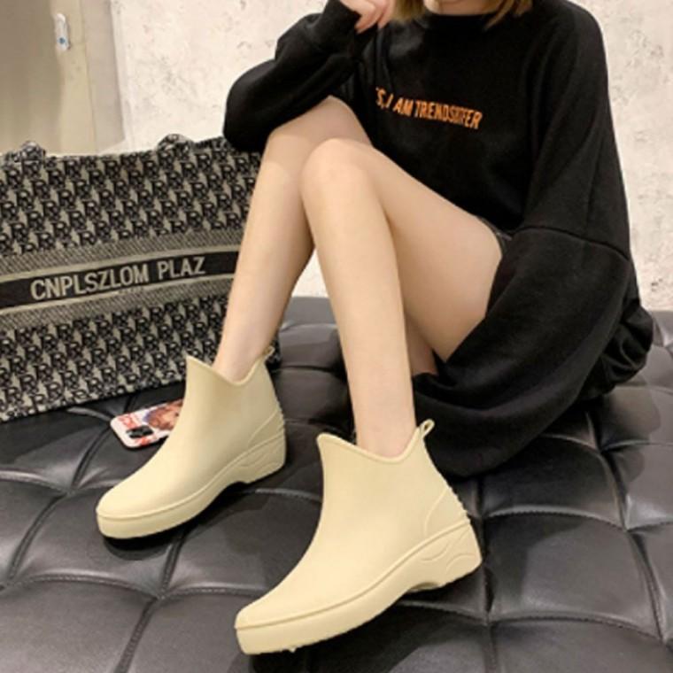 발목신발 미니멀깔끔장화 발목 여자패션스타일룩 여성 장화우비슈즈