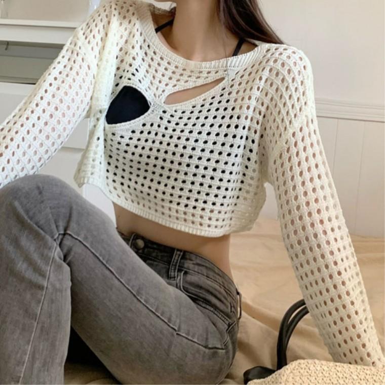 라운드 트임 펀칭 긴팔크롭티 레이어드룩 여성긴팔티 스타일나는 스포티룩 데일리코디아이템 캠퍼스룩