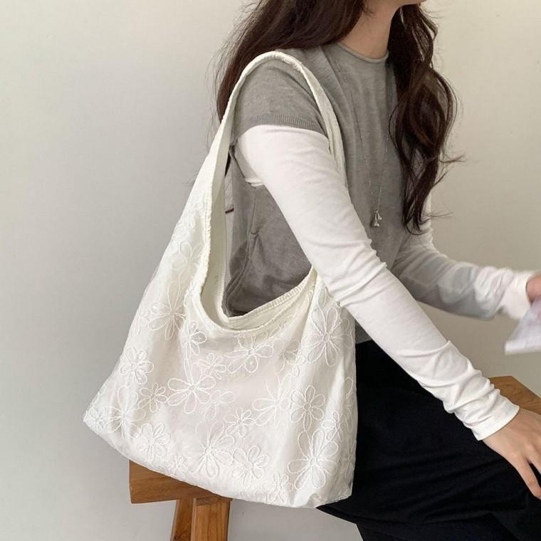 여성 가벼운 봄 여름 데일리 가방 숄더 백 아이보리 숄더백 데일리백 여름백 여자 휴양지