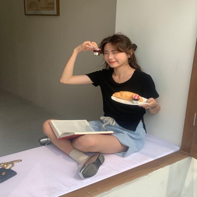 데일리 셔링 여성반팔 반팔티 텐션티셔츠 여름 여자티 트임포인트 여성티셔츠