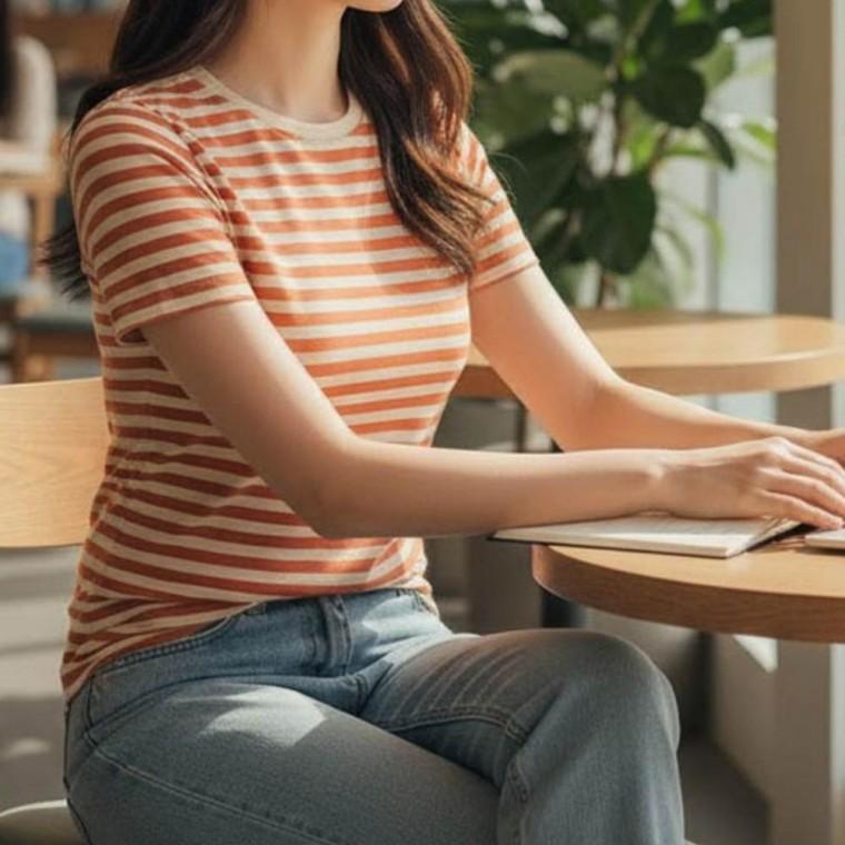 여성 배색 여성티셔츠 넥라인 스트라이프 슬림핏 여름 일상 캐주얼 반팔티