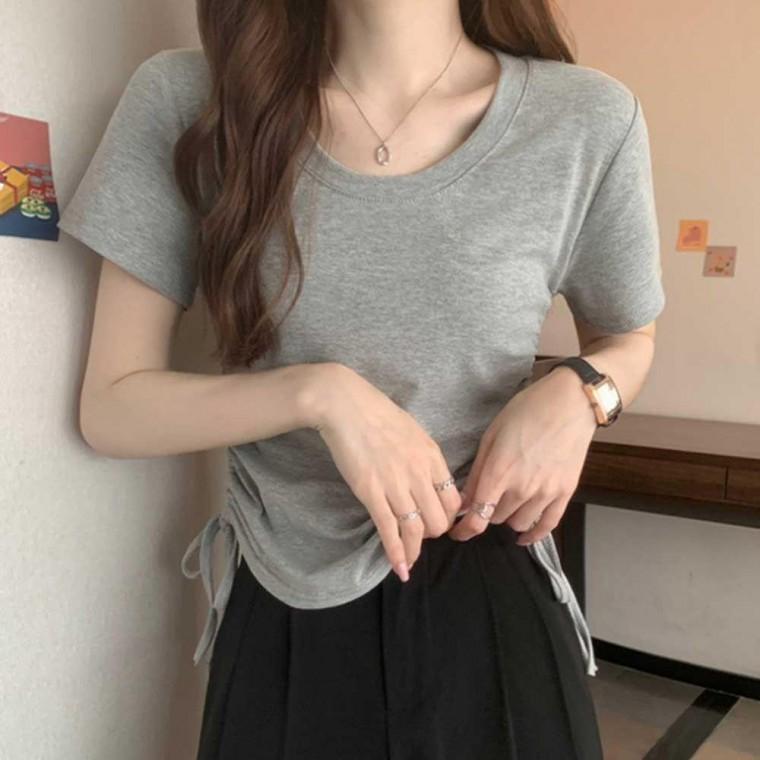 여자 여행 룩 휴가 준비 여름 반팔 티셔츠 옆 셔링