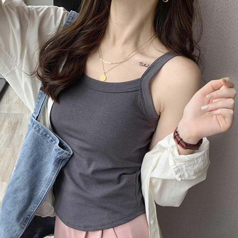 여자 주말 외출 여행 룩 여름 캡 내장 나시 티 코디