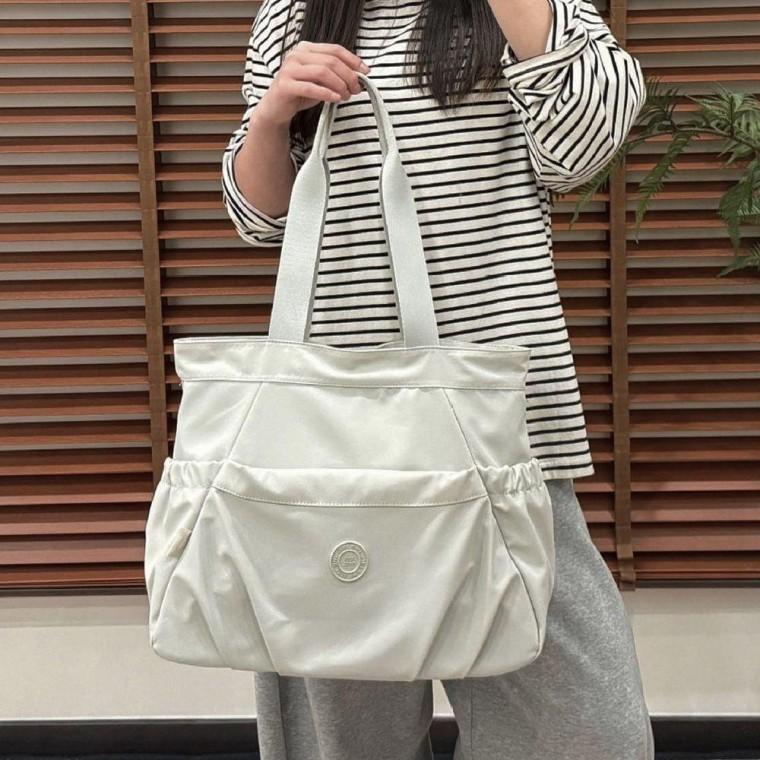 나일론 여성 빅 숄더백 데일리 보부상 가방 아이보리 여름 휘뚜루마뚜루 빅숄더백 여행