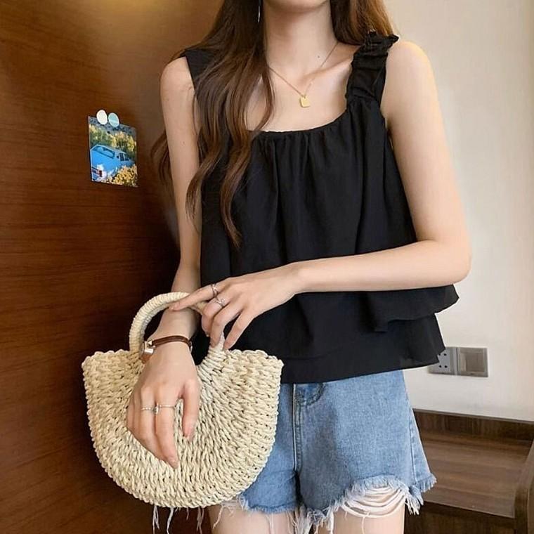 크롭 주름 숄더 블라우스 민소매 여성코디