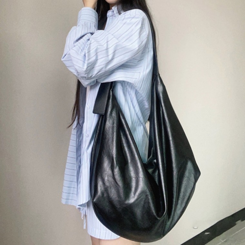 로아비 여성 빅 숄더백 만두백 크로스백 PU 보부상 학생가방 출근가방